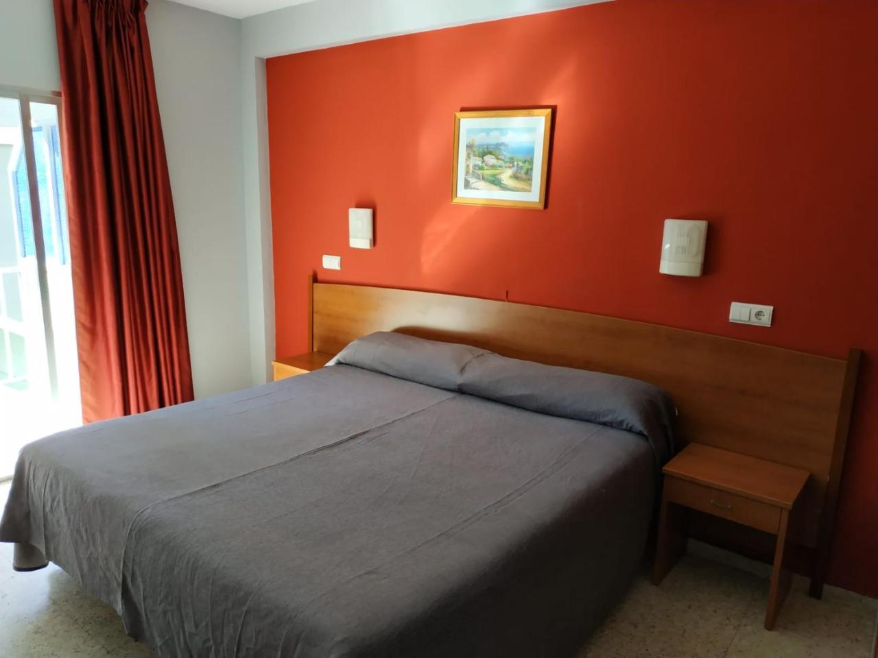 Hotel Rambla Бенидорм Екстериор снимка